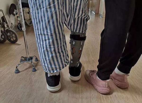 醫療3D打印機定制矯正器(圖3) 醫療3D打印機定制矯正器(圖3)